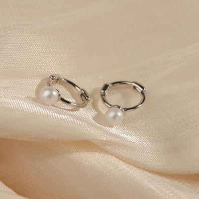 French Retro Pearl Ear Buttons with Simple Design Earrings New Style
