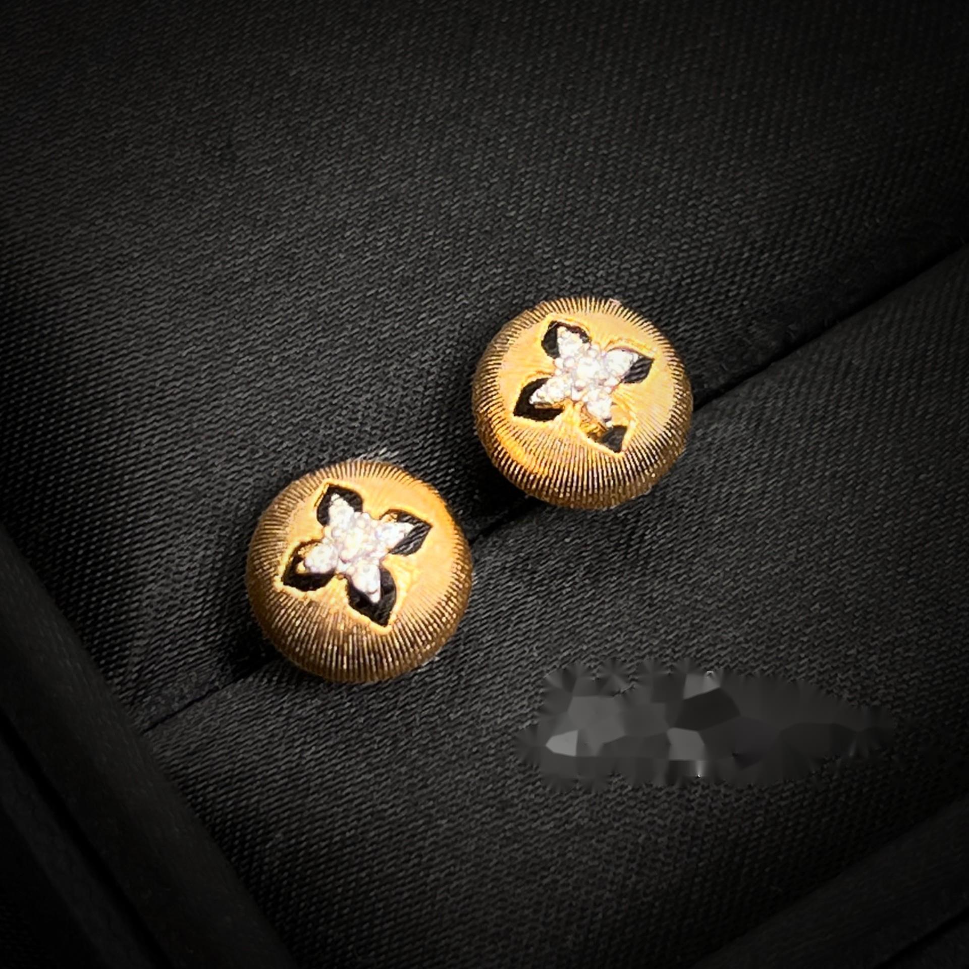 

BELLA BOX Серьги в стиле ретро, с гальваническим золотым покрытием, с кружевом в виде четырехлистного клевера, инкрустированные сверкающими кристаллами, подходят для повседневной моды женщин. жёлтый