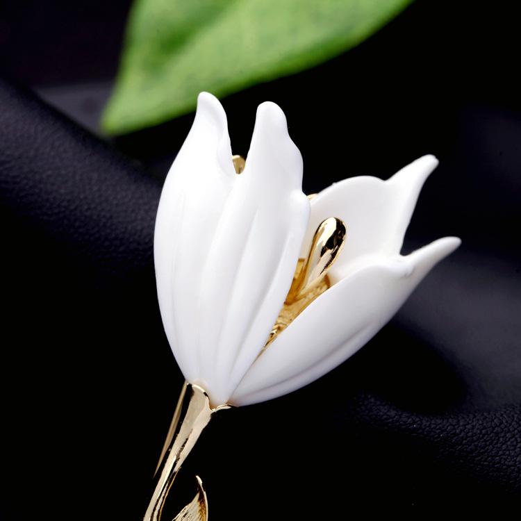 Elegant Tulip and Magnolia Brooch for Coats and Shawls