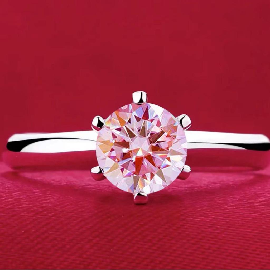 Popular In Japan and South Korea, T Family Classic One-Carat Moissanite Ring for Women