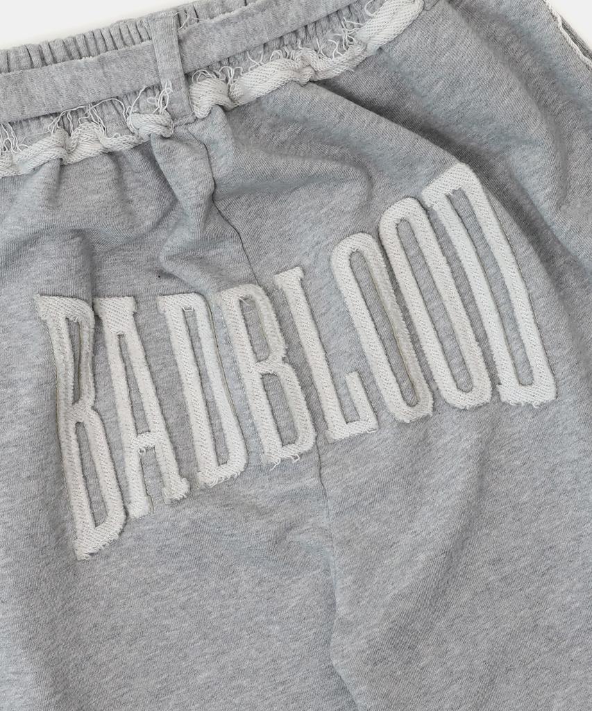 BADBLOOD Tepláky s rovným okrajem a vypouklým designem - Šedé
