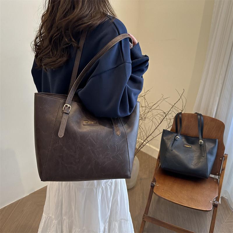 Street Style Pu Tote Bag With Stitch Detailing And Dual Shoulder Straps For Daily Wear
