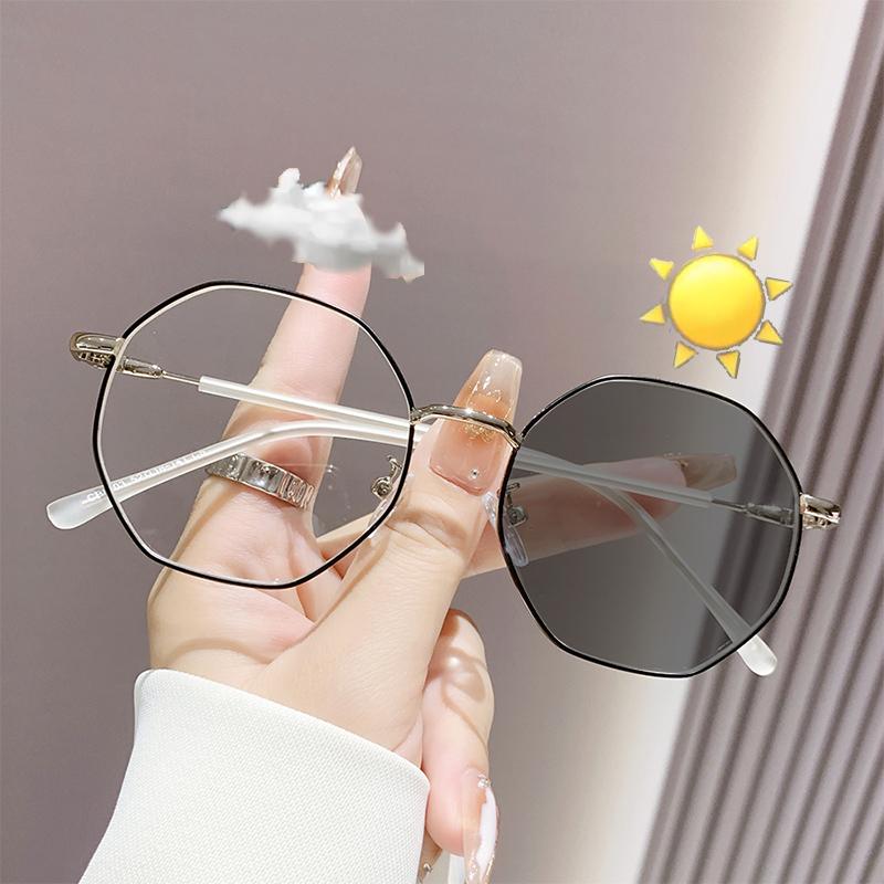 Unisex Photochromic Polygonal Glasses Lightweight Comfortable Trendy Color-Changing Lenses Gift for Friends And Family серебряный