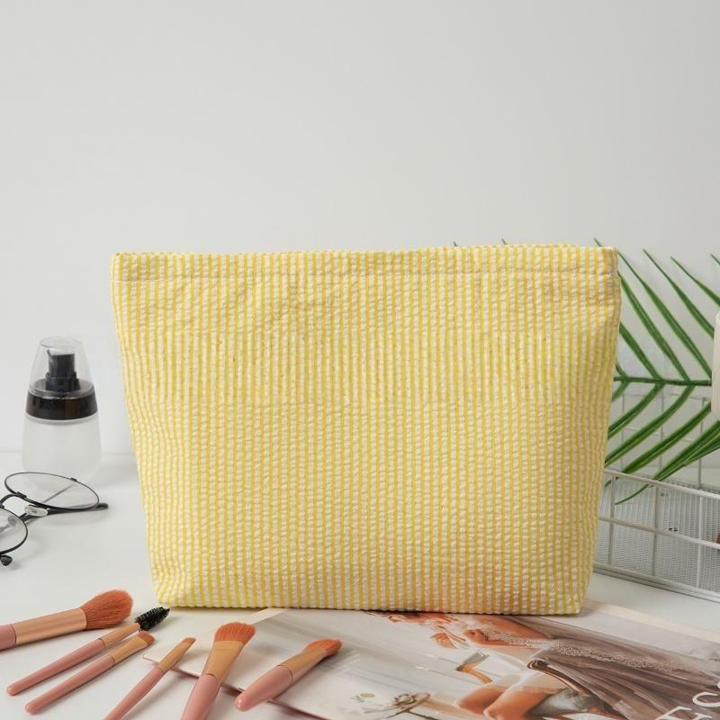 1 Pcs Seersucker Makeup Bag & Travel Pouch — Portable Toiletry Bag With Soft, Textured Striped Design