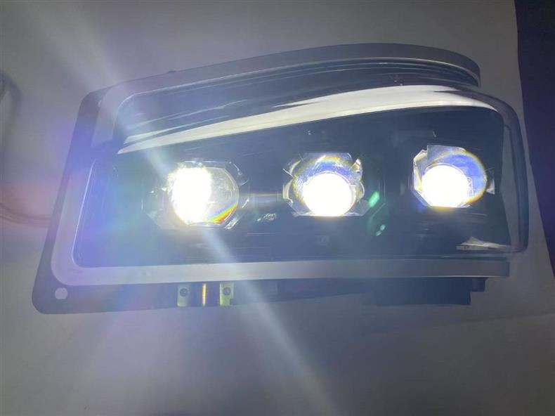 Compatible with Sinotruk Howo 380/336 Headlight Assembly, All-LED Triple Lens Laser Model.