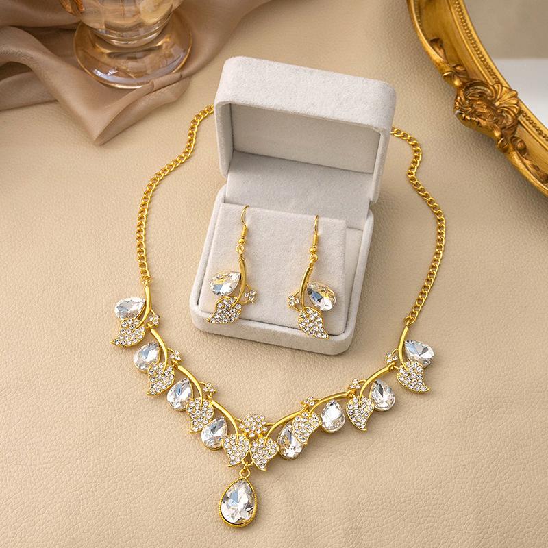 

Meier Vintage leaf tassel jewelry set - diamond-accented choker necklace pendant jewelry set