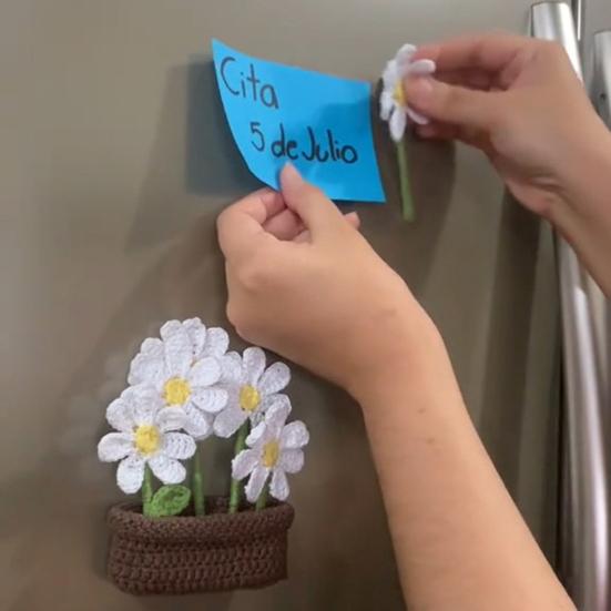 Crochet Potted Flower Fridge Magnet DIY Home Office Kitchen Locker Fridge Knitting Potted White Flower Magnetic Decoration Ornament