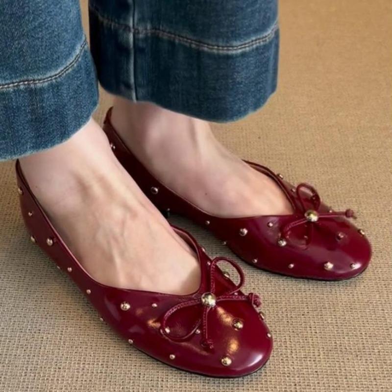 Spring New Flat Shoes Women Round Head Shallow Mouth Patent Leather Butterfly Knot Rivet Set Foot Soft Sole Single Shoes