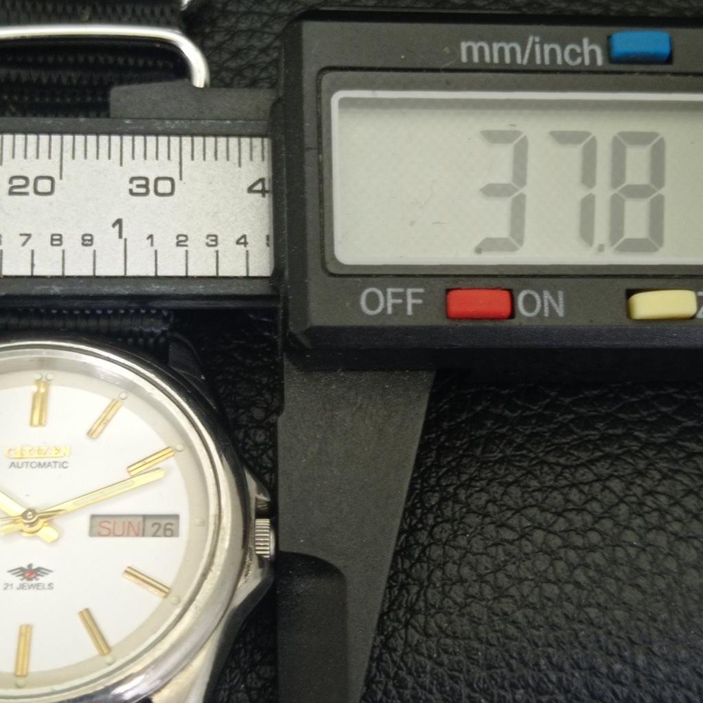 CITIZEN AUTOMATIC 8200 VINTAGE JAPAN MENS WHITE COLOR DIAL WATCH a702744-1 R210-a702744