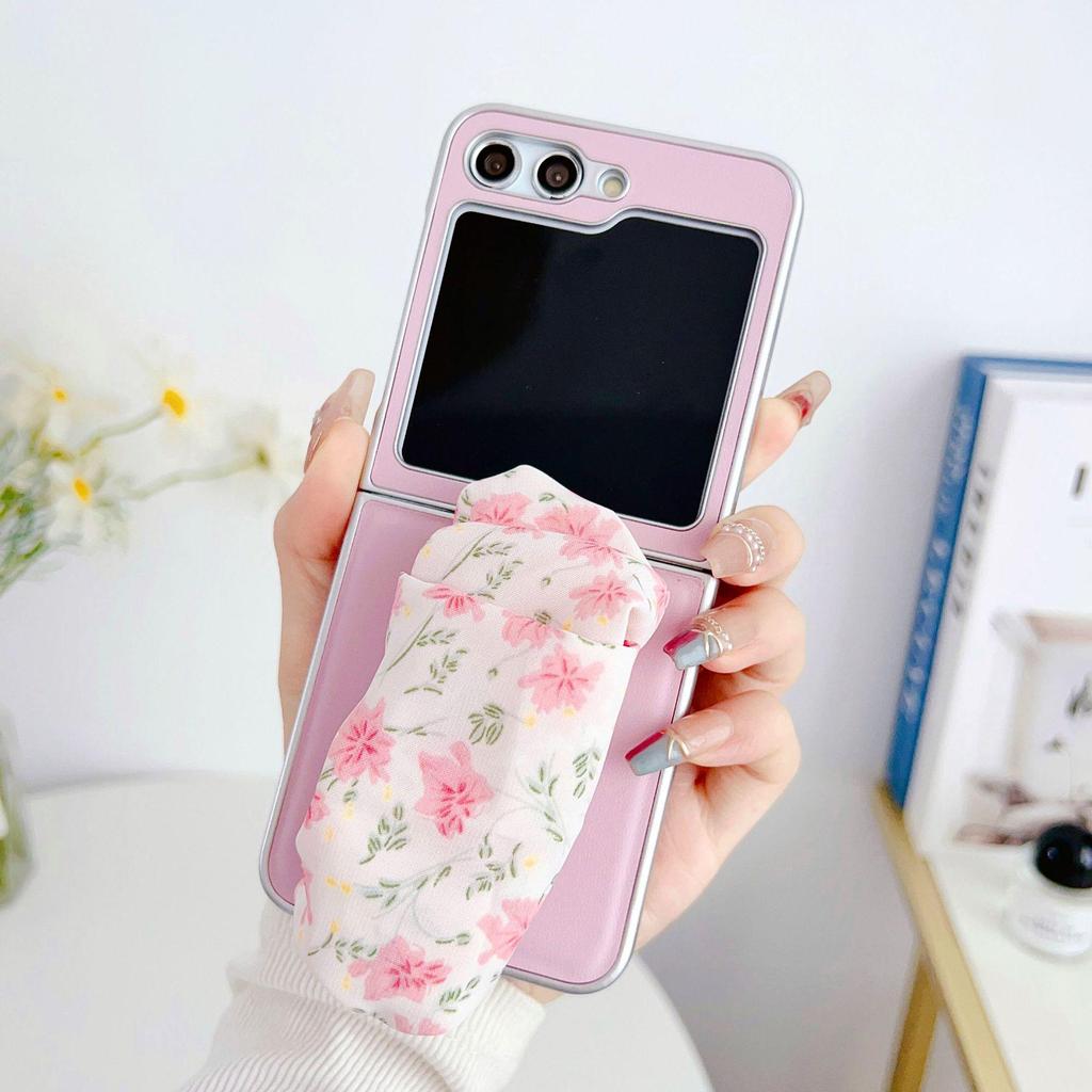 Samsung Z Flip 7 Pearlescent Leather Texture Wristband Case