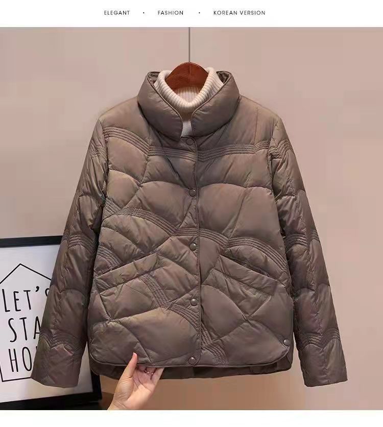 Light Down Jacket Women's Short Autumn and Winter New 90 White Duck Down Small Fashion Foreign Winter Coat Tide