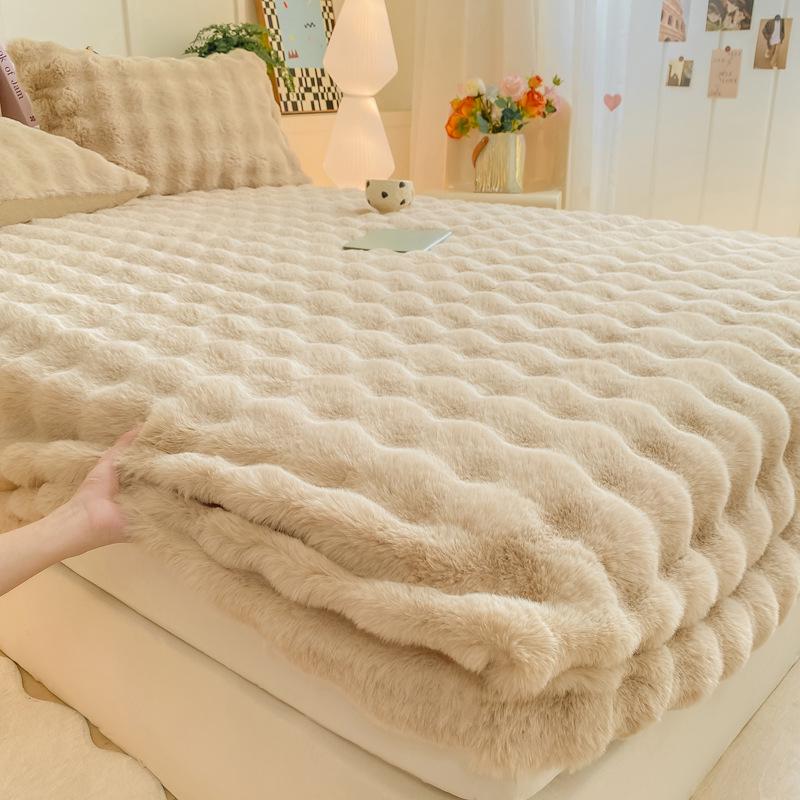 Coral Velvet Bubble Milk Fitted Sheet: Thick Winter Mattress Protector