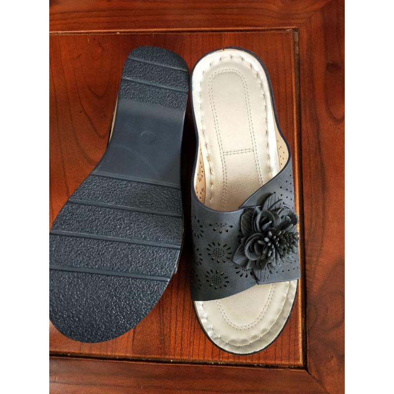 Large size slope heel slippers women's summer wish hollow flower flat bottom one word cool slippers beach women's shoes