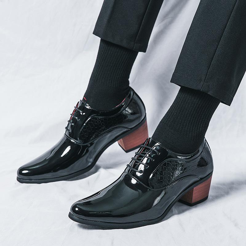 Scarpe da Uomo con Tacco Alto a Punta in Pelle - Stile Business Casual Britannico, Rialzanti per Matrimonio, Lucide, Tendenza Coreana per Parrucchiere.