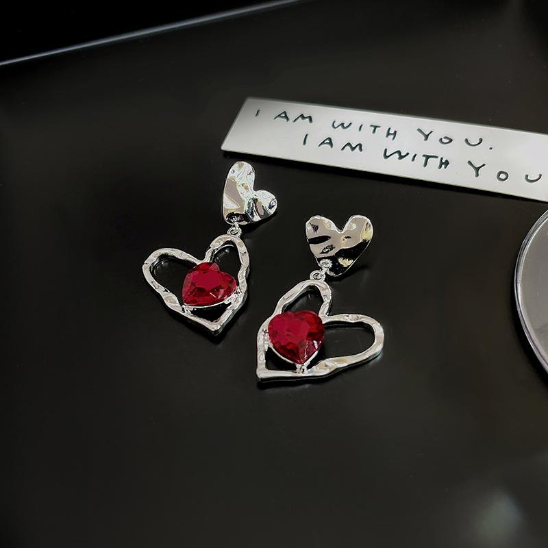 Fashionable and Personalized Earrings with Hollowed Out Large Heart-Shaped Earrings Inlaid with Red Crystal Temperament Earrings