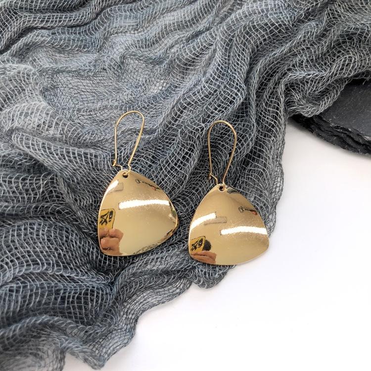 Retro stil personlighet överdrivna metallnitar örhängen enkla geometriska barockstil hoppande örhängen mode öron smycken