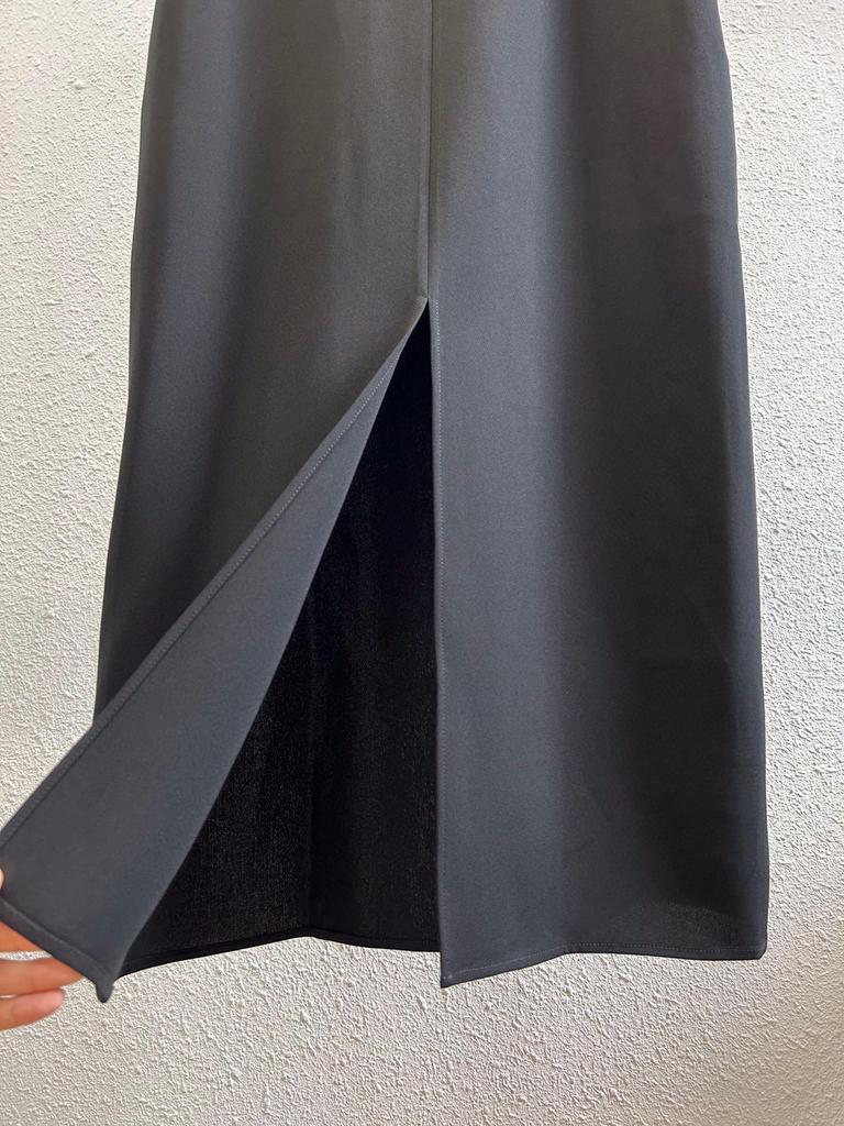 Nordic-Inspired Minimalist Acetate V-Neck Sleeveless Dress