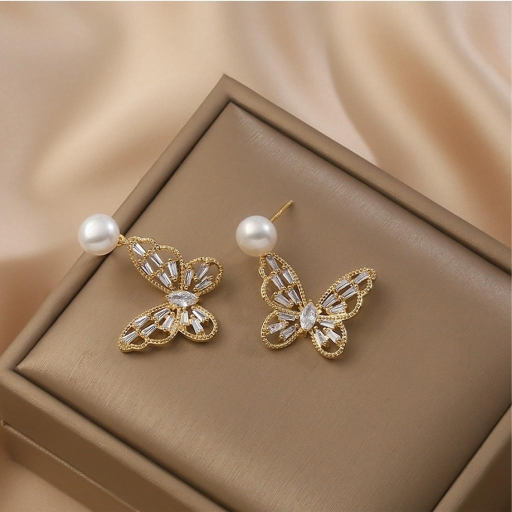 EH53-9 Hollow design butterfly earrings women's niche natural pearl stud earrings temperament versatile S925 silver needle