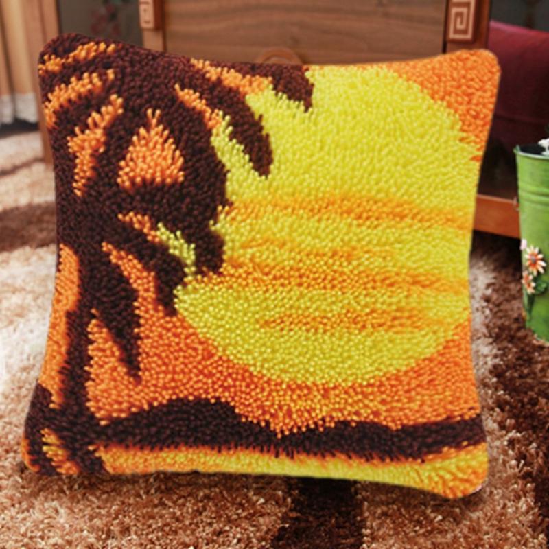 Cartoon Embroidery Latch Hook Kit Seat Cushion Carpet Pillow Latch Hook Rug Kit Smyrna Package Button Pad Package DIY Decorative