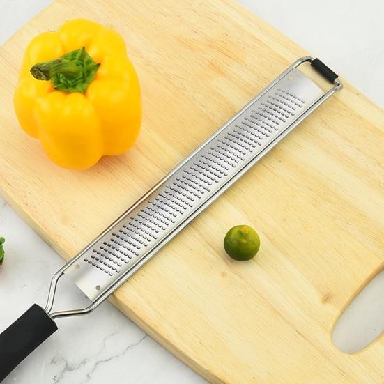 Küchenreibe 304 Edelstahl Einteilige Formgebung Käse Zitronen Zester mit Anti-Rutsch-Griff Multifunktions Muskatnuss Ingwer Reibe