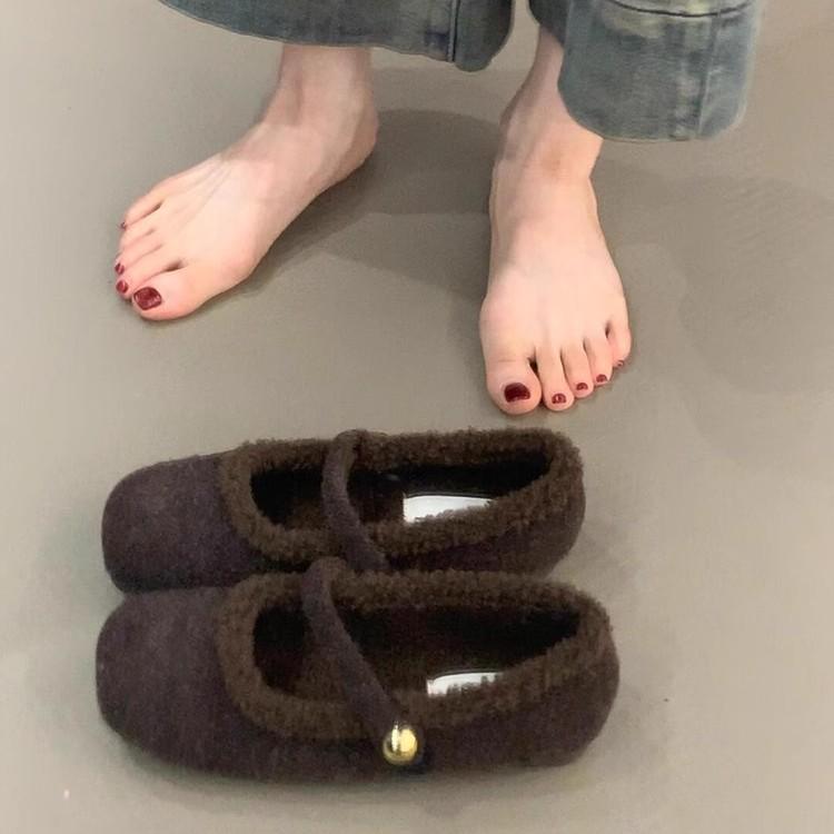 Saueskinnversjon~ fløyel single sko damesko retro Mary Jane sko vinter nye varme ett-ords knapp fluffy sko bomullssko