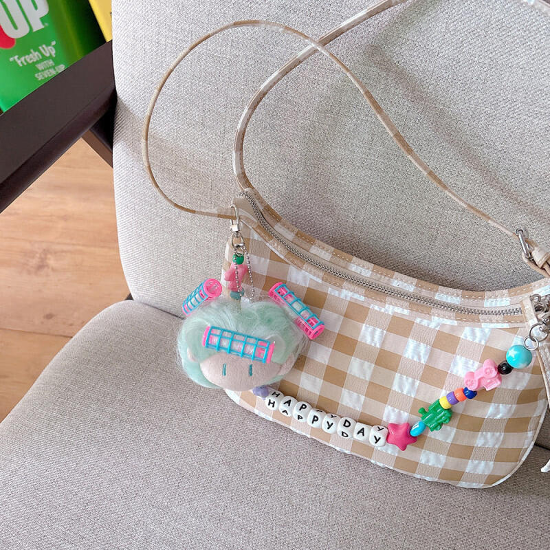 Hair decoration squint girl face keychain