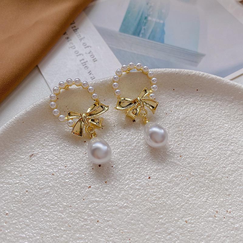 French Retro Palace Style S925 Silver Pearl Earrings – Niche Design, High-End Light Luxury 