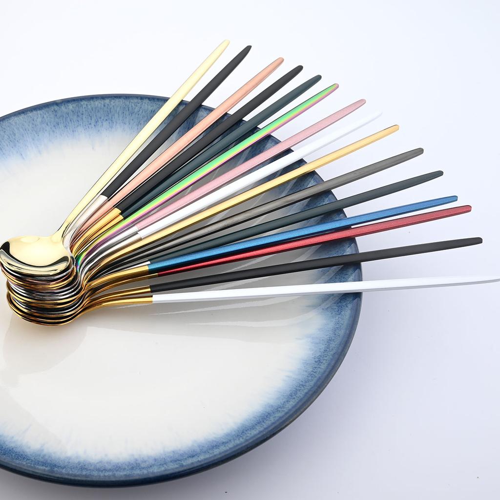 8Pcs Lange Griff Eis Löffel Kaffee Tee Rühren Löffel Edelstahl Schwarz Gold Besteck Set Geschirr Küche Abendessen besteck Set