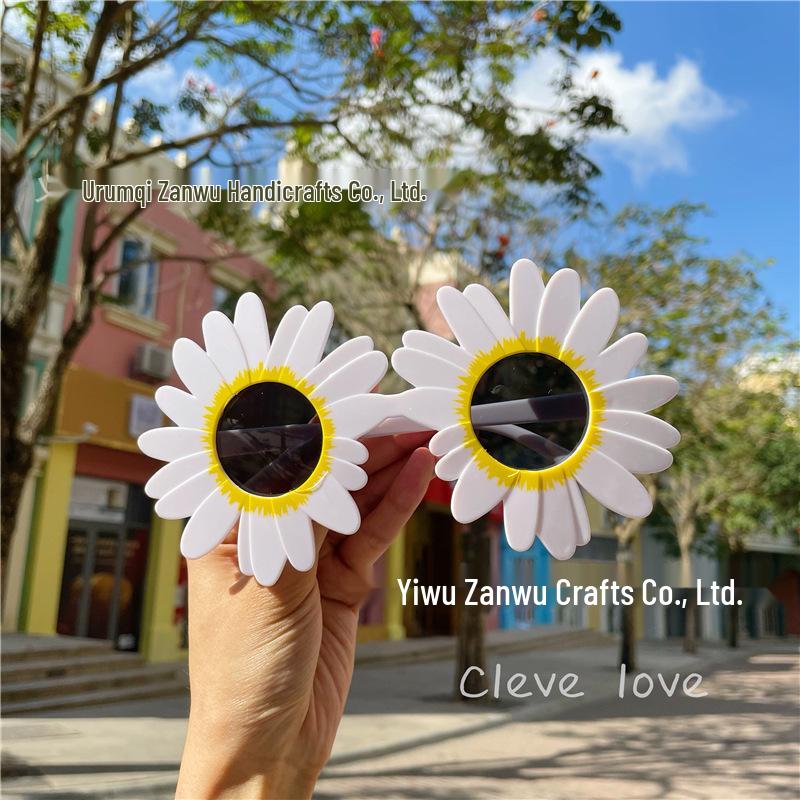 

Смешные реквизиты для солнцезащитных очков для вечеринки по случаю дня рождения: Уморительное украшение и фотоаксессуар