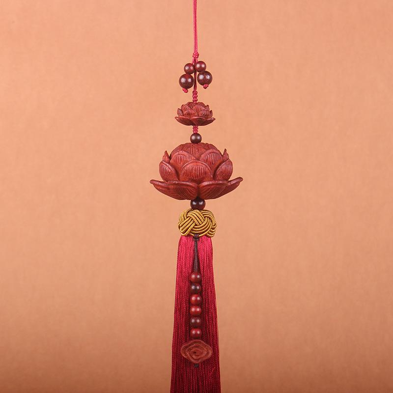 "Sandalwood Double Lotus Rearview Mirror Pendant - High-End Car Interior Accessory"