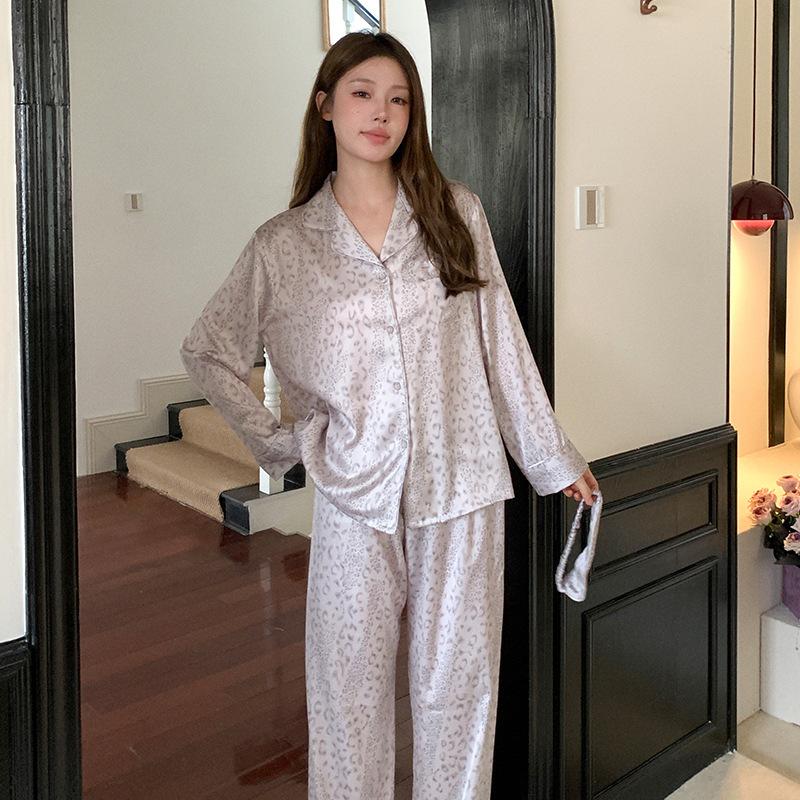 Coffee leopard print Korean pajamas women's ice silk silk autumn and winter comfortable long-sleeved loungewear suit can be worn outside