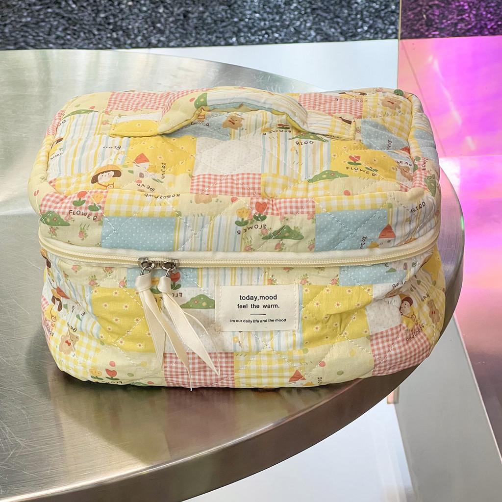 Polyester Girl Makeup Bag With Landscape Pattern And Vintage Style For Daily Use