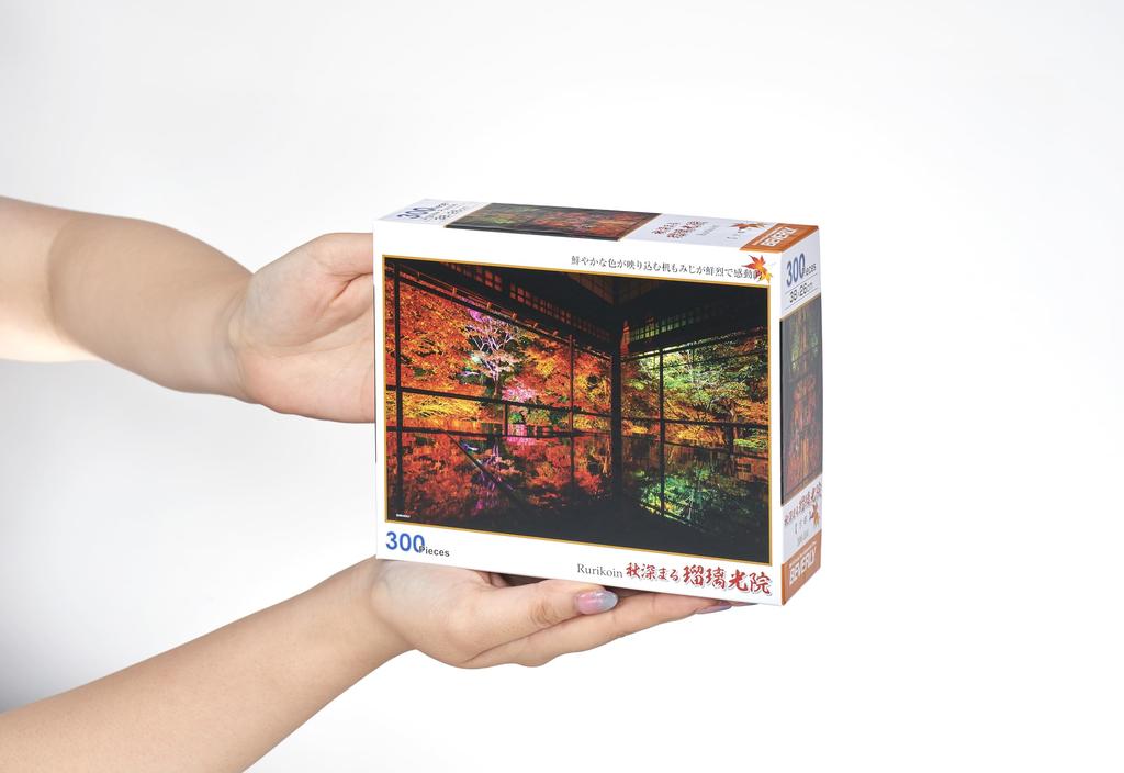 [Made in Japan] Beverly 300-Piece Jigsaw Puzzle: Rurikoin Temple in the Deepening Autumn (26 x 38 cm) 300-104