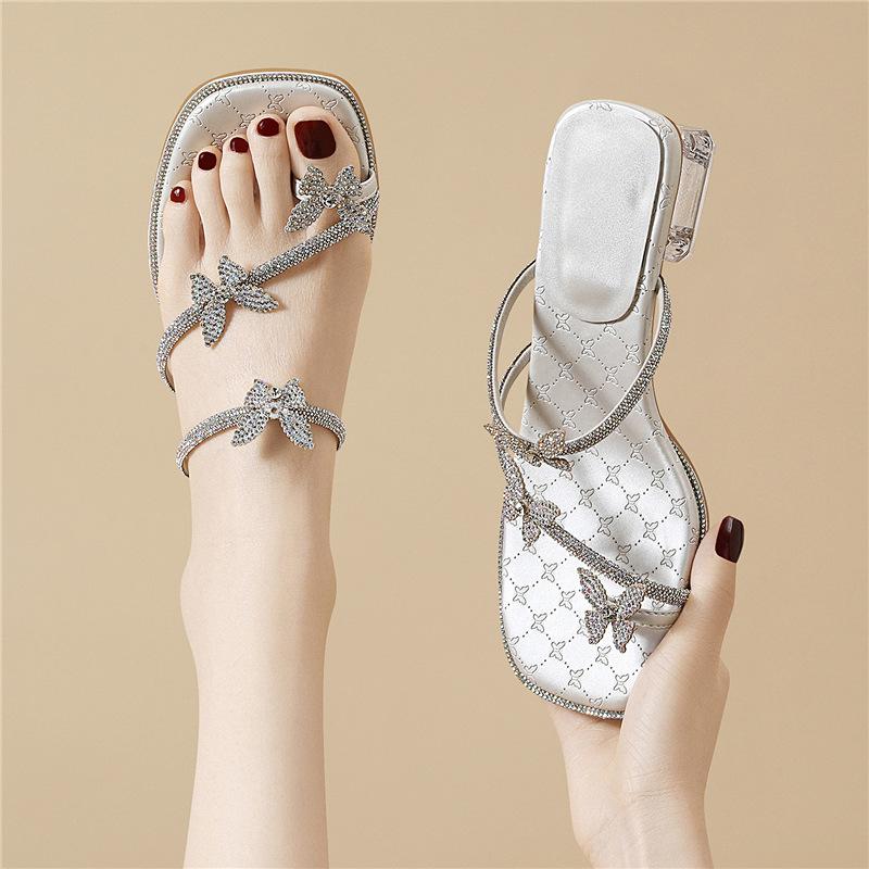 INS Internet celebrity cool slippers women's casual small fragrant style new flat-bottomed beach rhinestone toe sandals outer wear