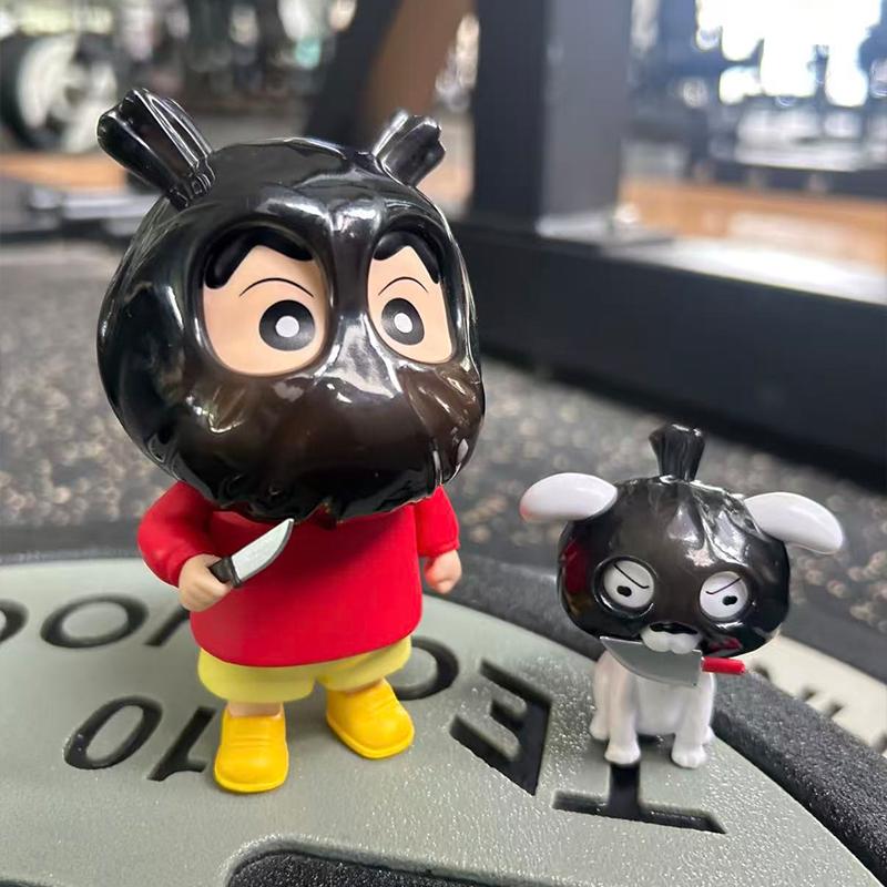 

Kawaii Crayon Shin-Chan Nohara Shiro Wacky Robbery Model Anime Figure Cartoon Car Ornament Collectible Toys Kids Gifts