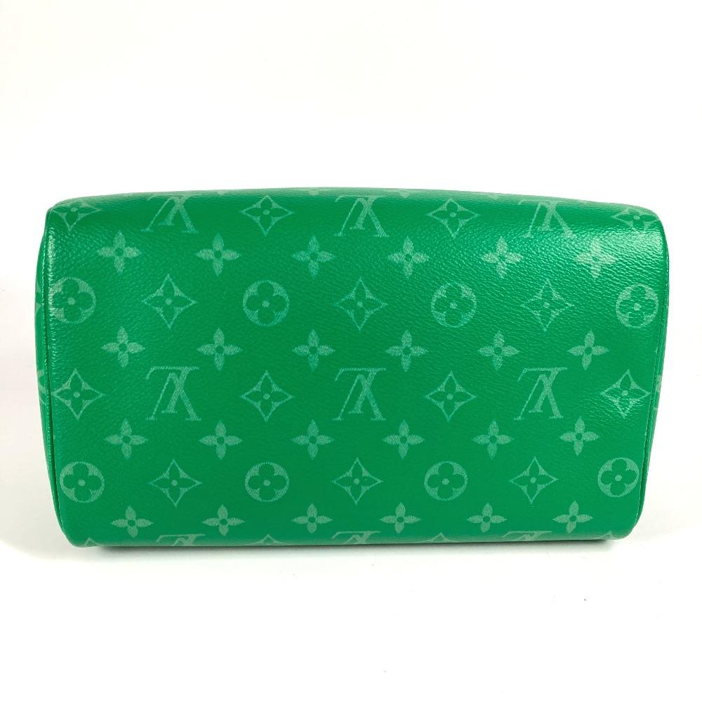 Louis Vuitton  M31013  Taigalama dopp-kit Clutch bag pouch Clutch Hand Bag Green