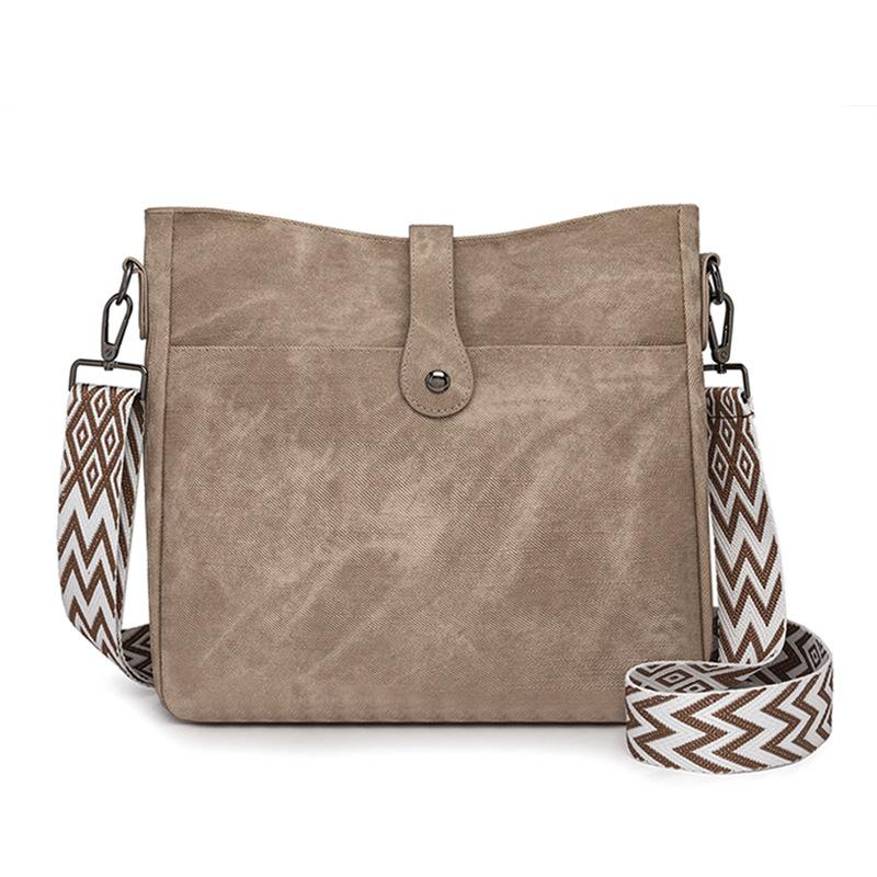 New women s messenger bag trendy fashion simple shoulder bag messenger bag niche commuter bag хаки