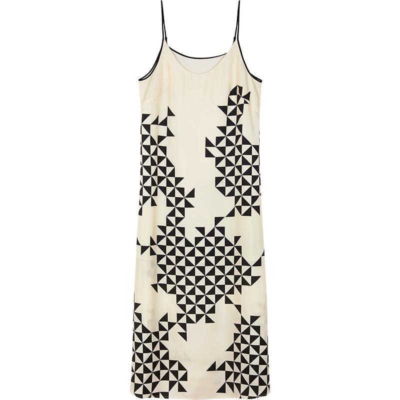 

ЛЕТНЕЕ МАКСИ-ПЛАТЬЕ НА БРЕТЕЛЯХ ИЗ ШЕЛКА МАЛБЕРРИ 2024 M