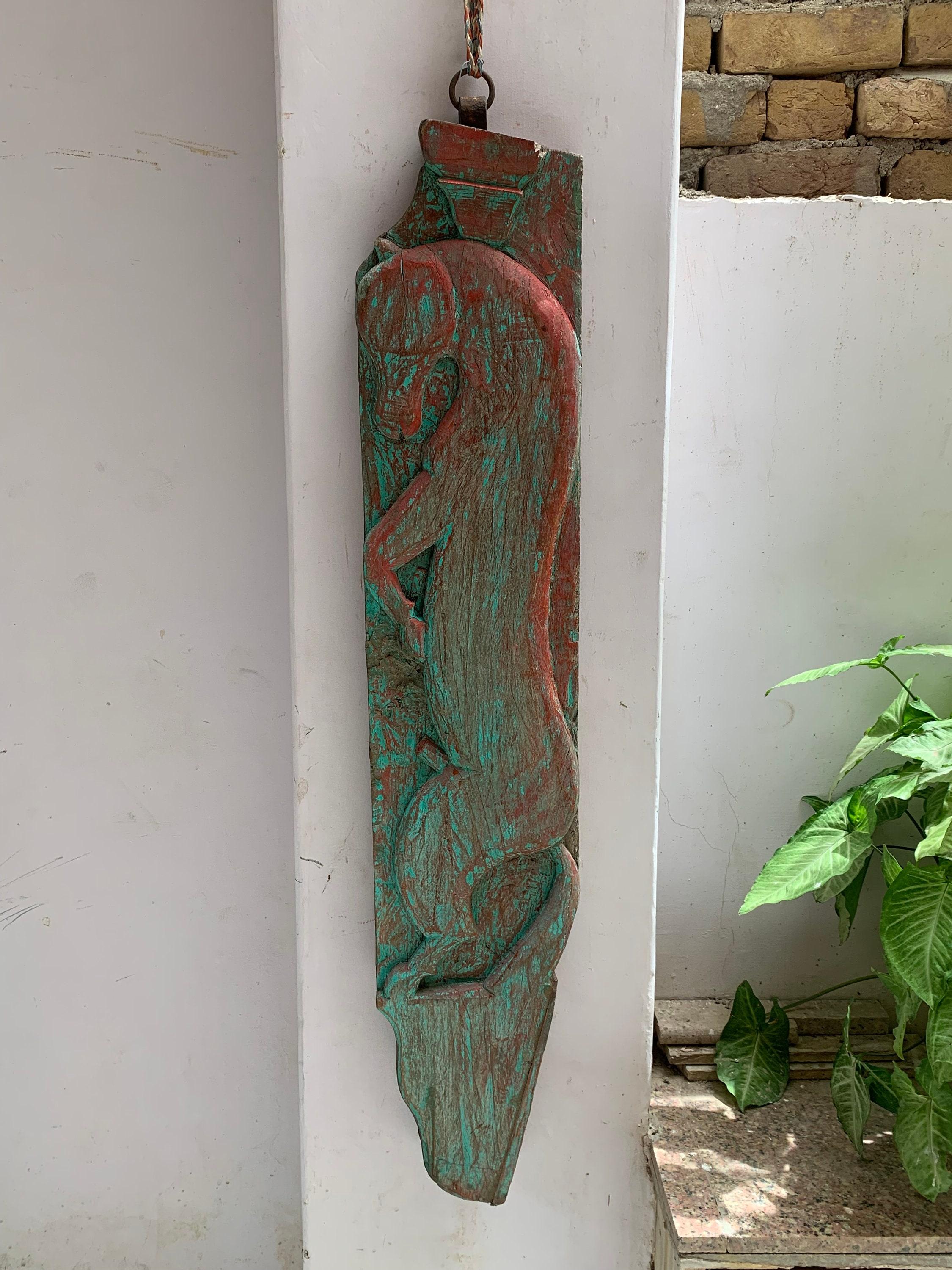 

Distressed Antique Carved Wood Wall Panel: Indian Animal Statue Decor 18” X 9” X 24” (l x w x h) різнокольоровий