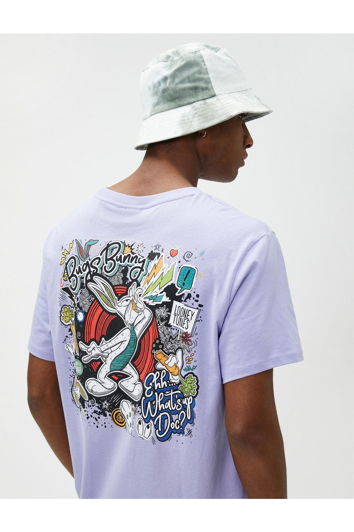 

Футболка большого размера Bugs Bunny с лицензионным принтом на спине.