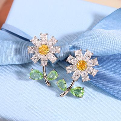 New Hot Brand Vintage Flower Earrings for Women Gift Luxury Jewelry Fashion Copper Designer Eardrop Lady Party Stud Earrings
