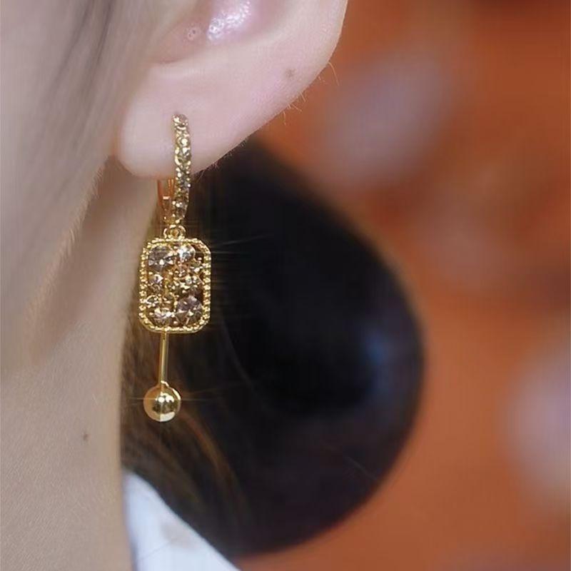 Retro Design High Sense Geometric Earrings, New Trendy Temperament Square Zircon Ear Buckle Internet Celebrity Earrings