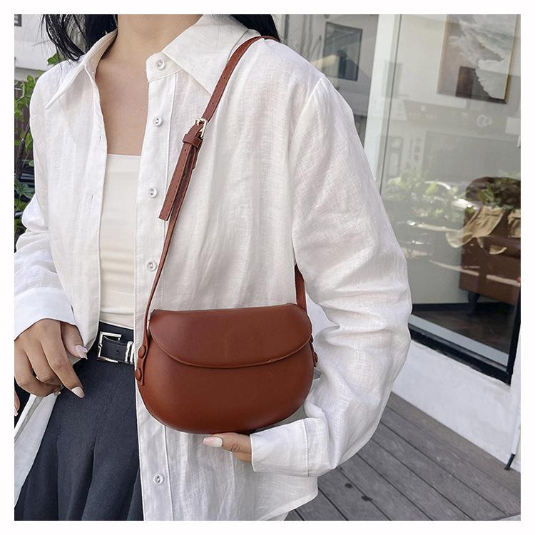 New Fashion Saddle Bag for Women Simple Style Faux Leather Shoulder Crossbody Purse Casual Commute Handbag