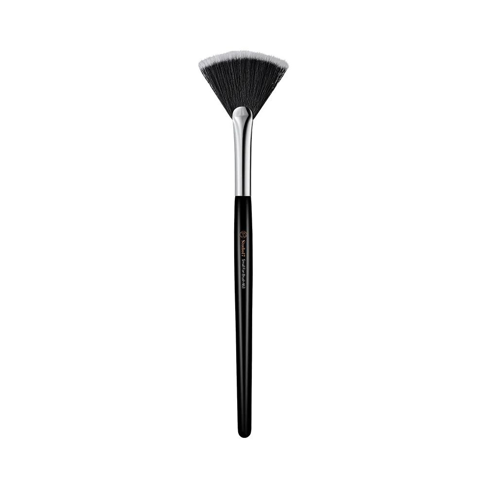 STUDIO17 Small Fan Brush 463