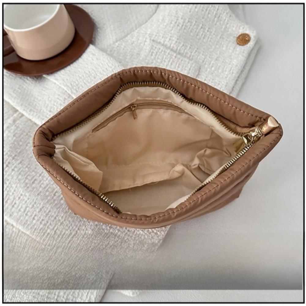Casual Quilted Makeup Bag Solid Large Capacity Travel Toiletry Bag Zipper Puffy Padded Women Cosmetic Organizer Bag