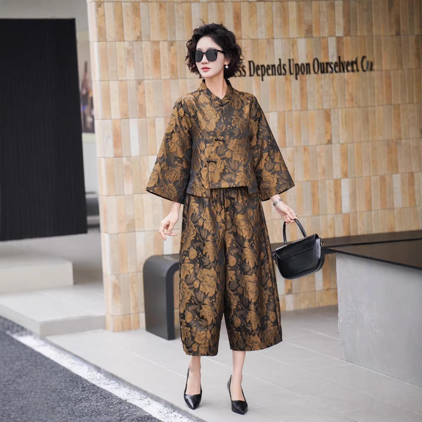 

Women s Plus Size Chinese Style Jacquard Top & Frog Button Pants Set – Elegant Spring/Autumn Outfit L 100-145 lbs