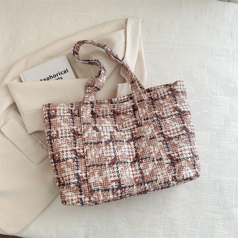 Fashionable And Practical Womens Shopping Bag With Unique Street Style Design