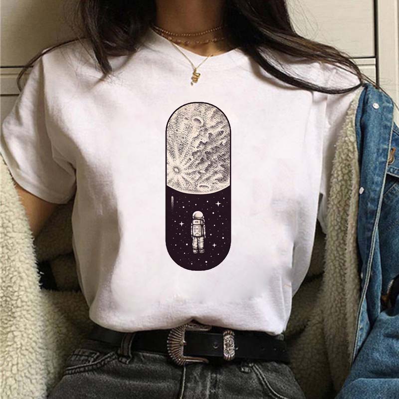 Harajuku Funny Aesthetic T-shirt Women New Summer Fashion Cartoon Astronaut Print Universe Space
