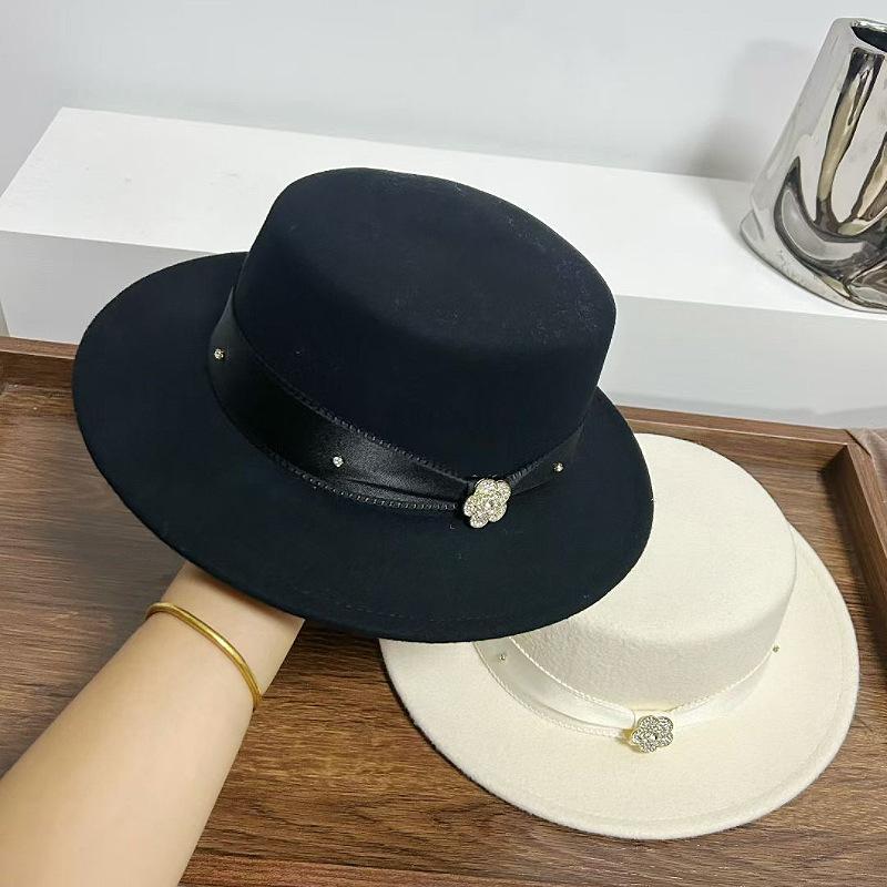 Autumn and Winter New Exquisite Rhinestone Flower Decoration Wool Top Hat Female Hepburn Style Black Flat Top Hat French Jazz Hat