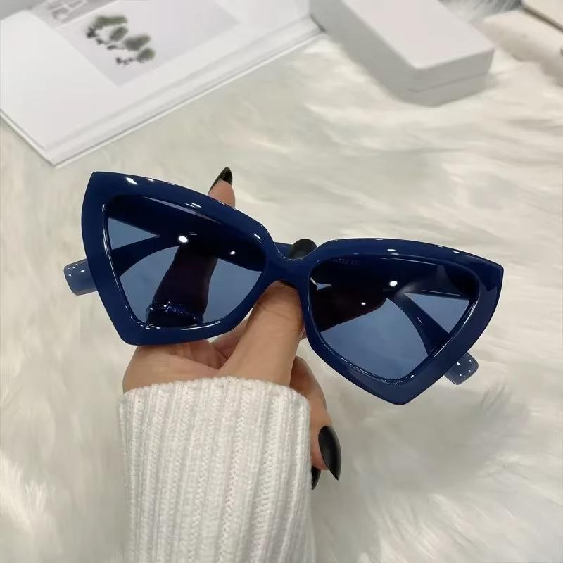 Cute Sexy Vintage Cat Eye Sunglasses Woman Small Black White Triangle Retro Ladies Sun Glasses Leopard Female Eyewear